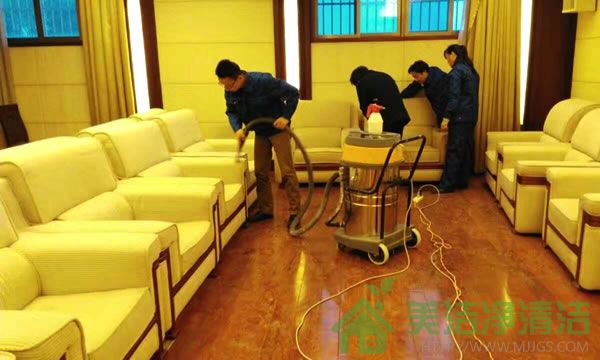 深圳科技园沙发清洗  深圳南山沙发清洗